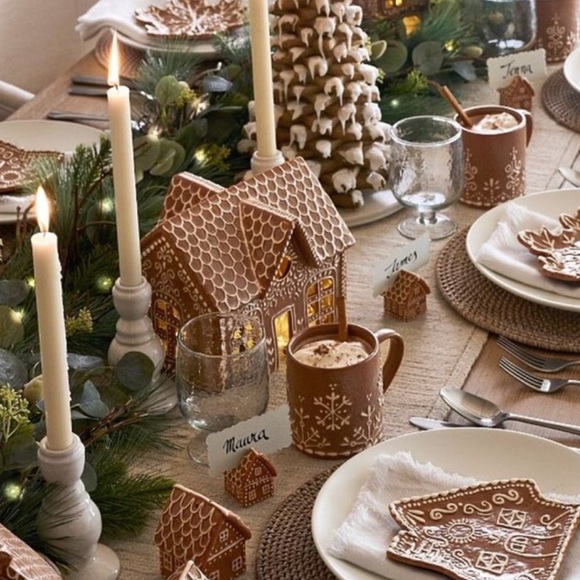 Pottery Barn Gingerbread House Stoneware New With Tag - Picture 1 of 16